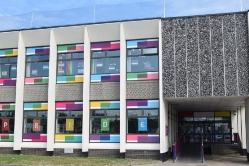 Exterior of the Lowestoft Library building.